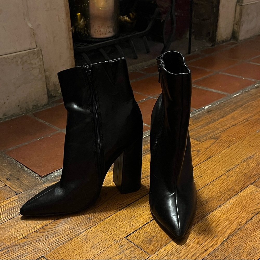 4.5” pointed toe short boots